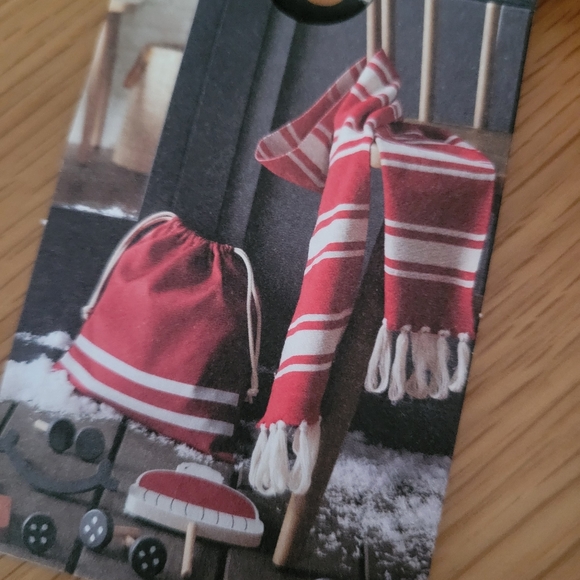 Hearth and hand build a snowman set - Picture 4 of 8